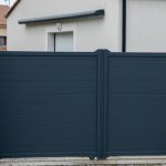 Portails d’entrée : standard ou grande largeur ?