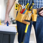 Changer une ampoule de spot encastrable sans cerclage : le guide pour les bricoleurs de Melun